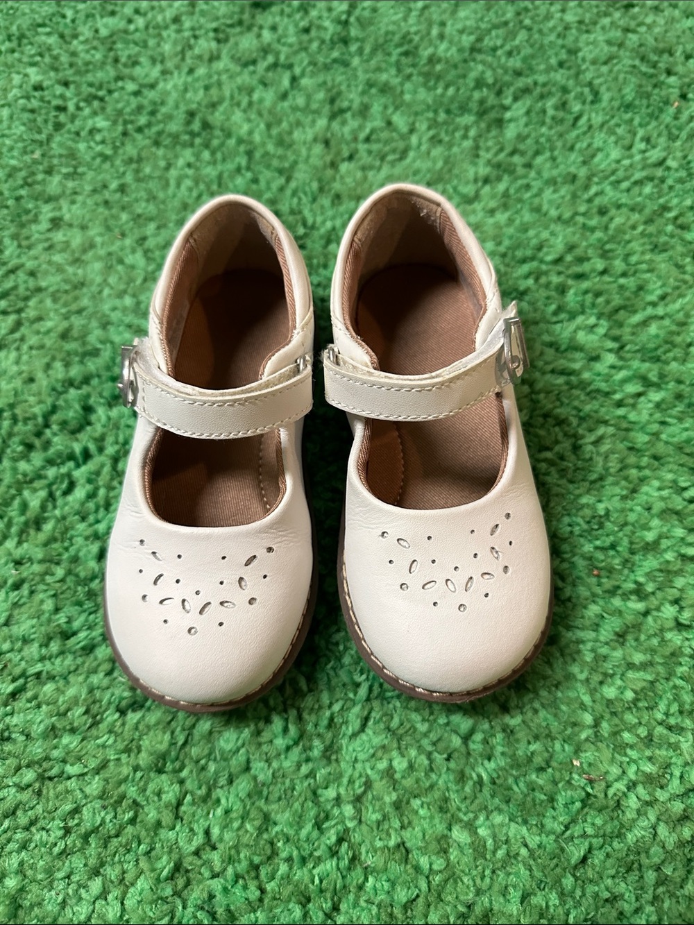 Footmates Sherry Mary Jane - size 8